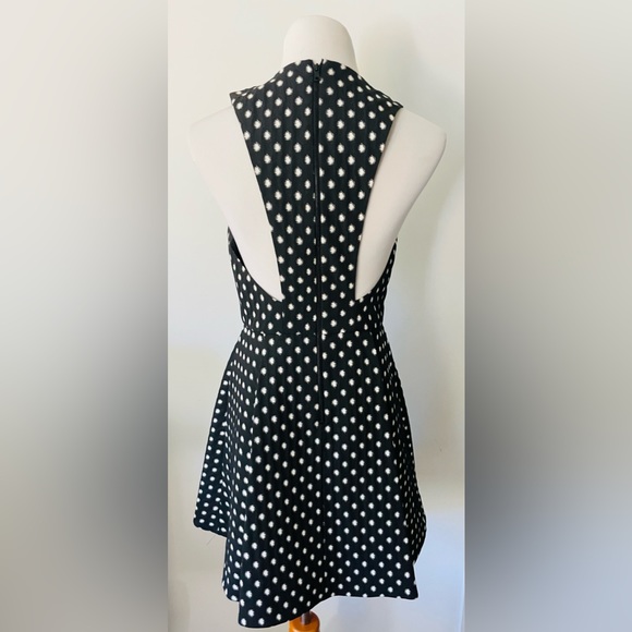 Alice + Olivia Tanner Crepe Mini Dress Black, Cream
Size 8 - Picture 9 of 15